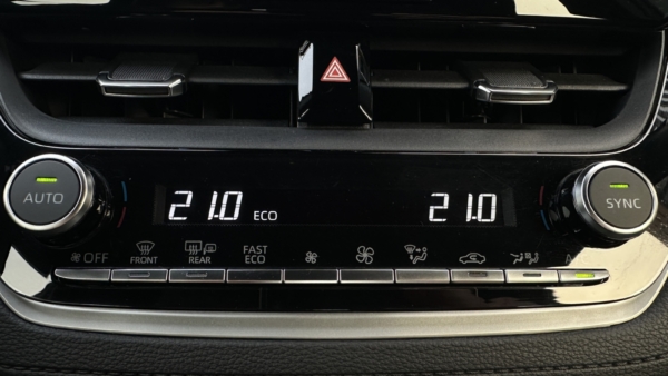 Toyota Corolla Cross 1.8 Active 2024 m. 19
