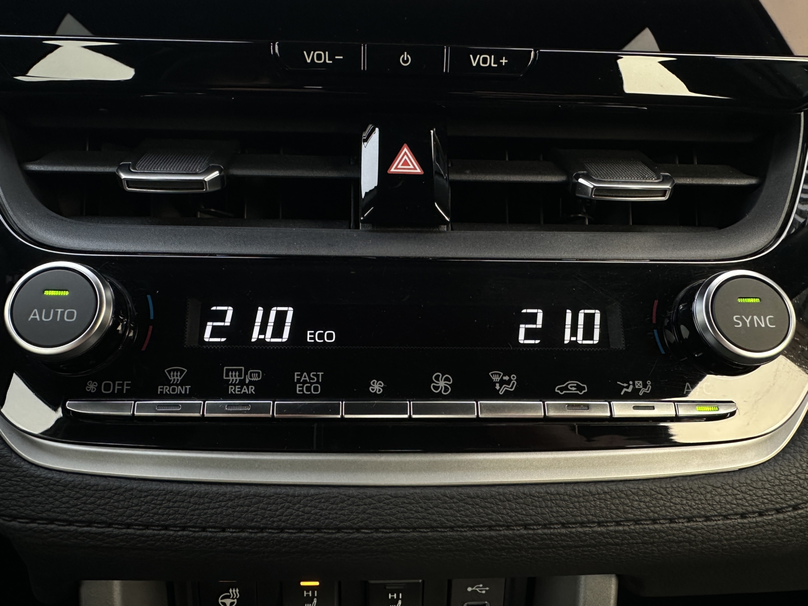 Toyota Corolla Cross 1.8 Active 2024 m. 19