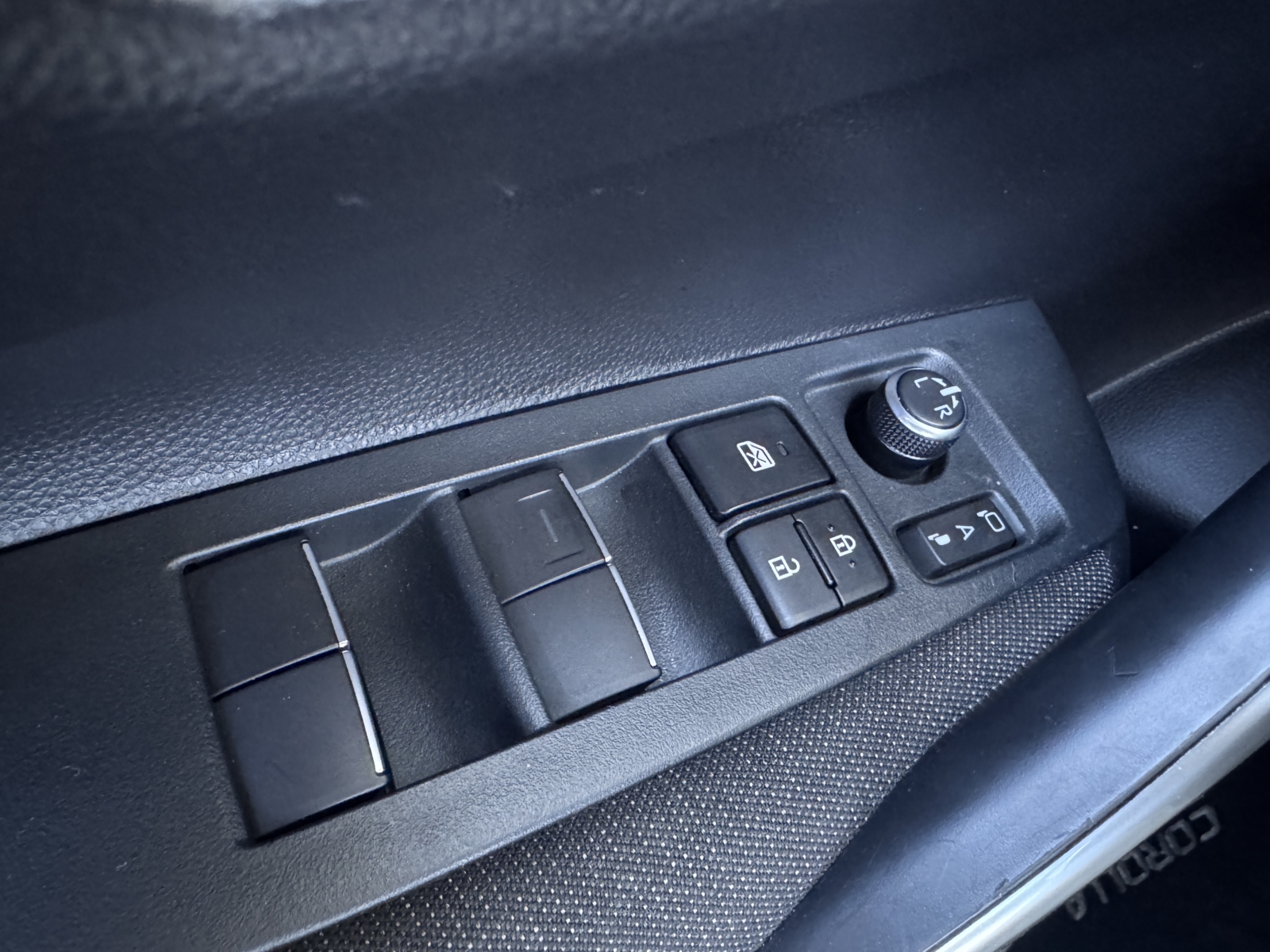 Toyota Corolla sedan 1.8 Hybrid Active 2025 m. 25