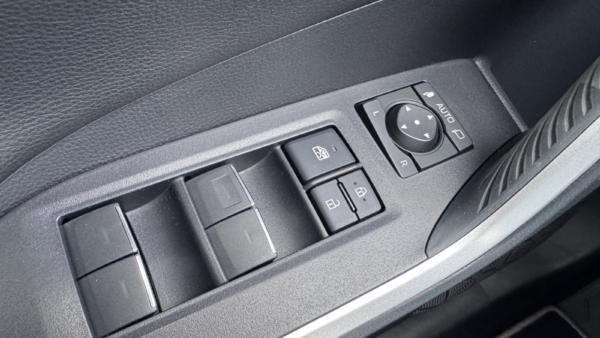 Toyota RAV4 2,5 Hybrid Luxury Limited AWD 2025 m. 30