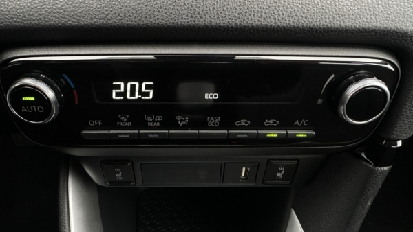 Toyota Yaris 1.5 Hybrid Active 2023 m. 19