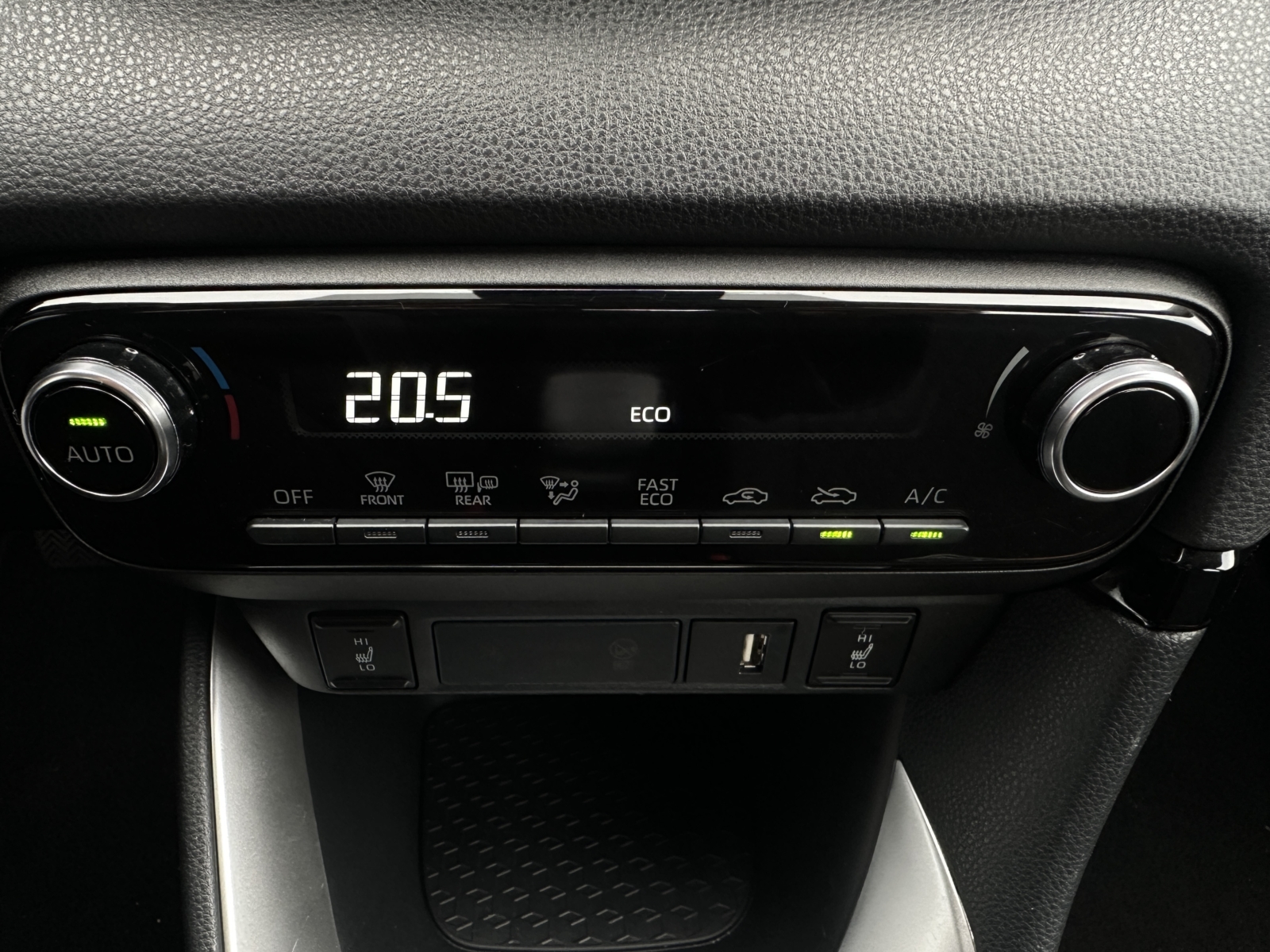Toyota Yaris 1.5 Hybrid Active 2023 m. 19