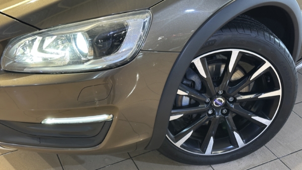 Volvo V60 2.0 D4 Cross Country 2016 m. 24